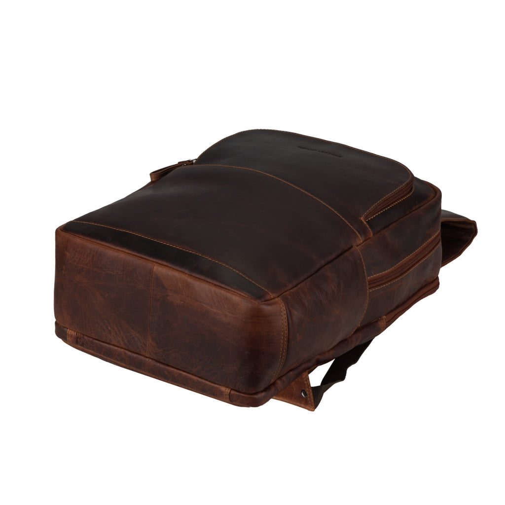 Minori Leather Orlando unisex 16-inch chestnut leather backpack with adjustable straps and front pocket.