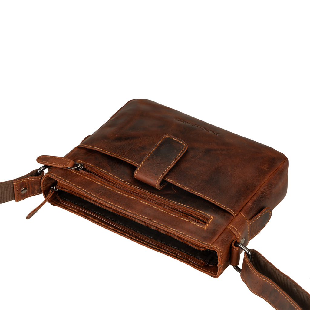 Camden Leather Crossbody Bag in Chestnut