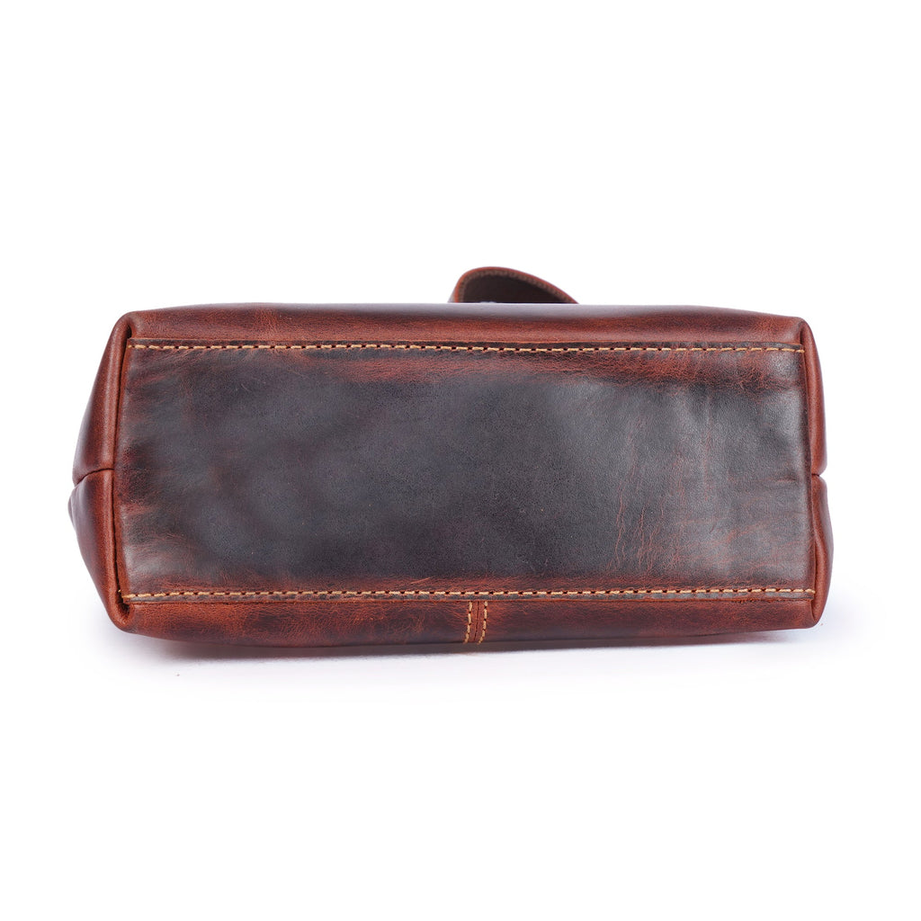 Metro Leather Crossbody Bag in Chestnut - Minori Leather